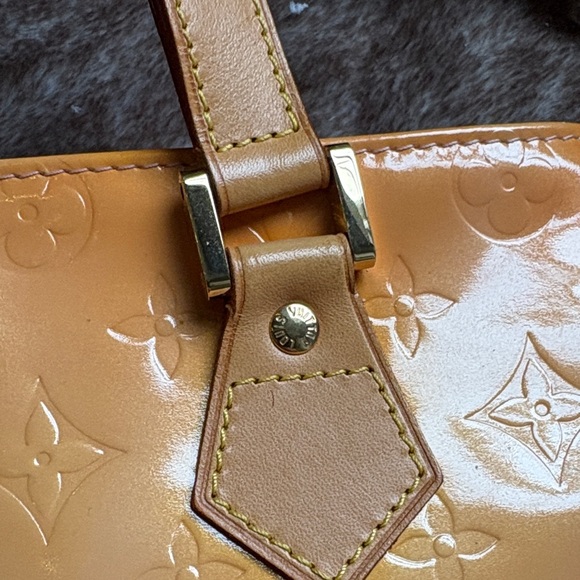 Louis Vuitton Light orange Vernis Houston Embossed Tote - Picture 3 of 14